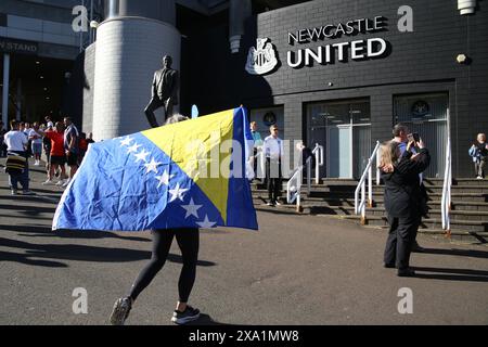 England trifft im St. James' Park auf Bosnien und Herzegowina, während die Three Lions mit den Vorbereitungen für die Euro 2024 beginnen. Newcastle Upon Tyne, Großbritannien, 3. Juni 2024, Credit:DEW/Alamy Live News Stockfoto