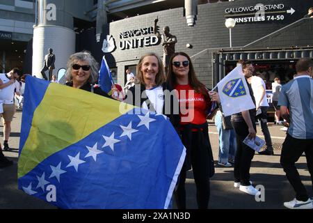 England trifft im St. James' Park auf Bosnien und Herzegowina, während die Three Lions mit den Vorbereitungen für die Euro 2024 beginnen. Newcastle Upon Tyne, Großbritannien, 3. Juni 2024, Credit:DEW/Alamy Live News Stockfoto