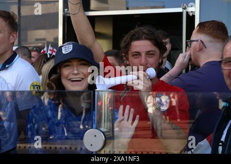 England trifft im St. James' Park auf Bosnien und Herzegowina, während die Three Lions mit den Vorbereitungen für die Euro 2024 beginnen. Newcastle Upon Tyne, Großbritannien, 3. Juni 2024, Credit:DEW/Alamy Live News Stockfoto