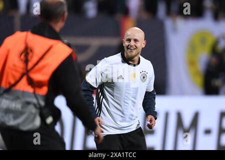 Fussball Laenderspiel Deutschland - Ukraine am 03.06.2024 im Max-Morlock-Stadion in Nürnberg Flitzer DFB-Vorschriften verbieten jede Verwendung von Fotografien als Bildsequenzen und/oder Quasi-Video. Foto: Revierfoto Credit: ddp Media GmbH/Alamy Live News Stockfoto
