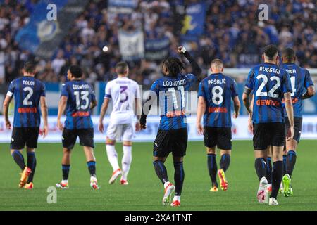 Bergamo, Italien. Juni 2024. Italien, Bergamo, 2. juni 2024: Ademola Lookman (Atalanta) erzielt und feiert das Tor 1-1 bei 12' während des Fußballspiels Atalanta BC gegen ACF Fiorentina, Recovery Day 29 Serie A Tim 2023-2024 Gewiss Stadium. Atalanta BC vs ACF Fiorentina, Lega Calcio Serie A Tim Season 2023-2024 Recovery Day 29 im Gewiss Stadium am 2. Juni 2024. (Kreditbild: © Fabrizio Andrea Bertani/Pacific Press via ZUMA Press Wire) NUR REDAKTIONELLE VERWENDUNG! Nicht für kommerzielle ZWECKE! Stockfoto