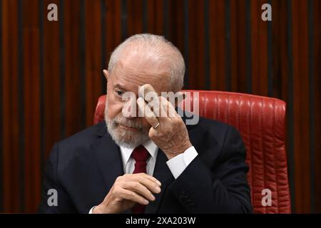 DF - BRASILIA - 06/03/2024 - BRASILIA, BESITZ DES TSE-GESCHENKS - der brasilianische Präsident Luiz Inacio Lula da Silva reagiert auf seine feierliche Amtseinführung des neuen Präsidenten der TSE am Montag, den 3. Juni 2024. Foto: Mateus Bonomi/AGIF Stockfoto