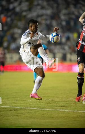 Londrina, Brasilien. Juni 2024. PR - LONDRINA - 06/03/2024 - BRASILEIRO B 2024, SANTOS x BOTAFOGO-SP - [SAN3] Santos Spieler während eines Spiels gegen Botafogo-SP im DO Cafe Stadion für die brasilianische B 2024 Meisterschaft. Foto: Henrique Campinha/AGIF Credit: AGIF/Alamy Live News Stockfoto