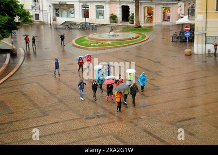 Rival del garda/Itlay/31. Mai 2024/Regenfall im gardasee oder Riva del garda Itlay (Foto: Francis Joseph Dean/Dean Pictures) (nicht für kommerzielle Zwecke) Stockfoto