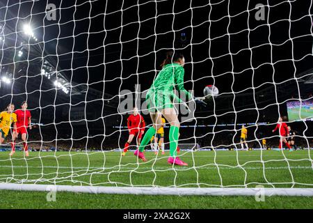 Sydney, Australien. Juni 2024. Torhüter Huan Xu aus China fängt den Ball während des internationalen Freundschaftsspiels zwischen Australien und China PR am 3. Juni 2024 im Accor Stadium in Sydney, Australien Credit: IOIO IMAGES/Alamy Live News Stockfoto