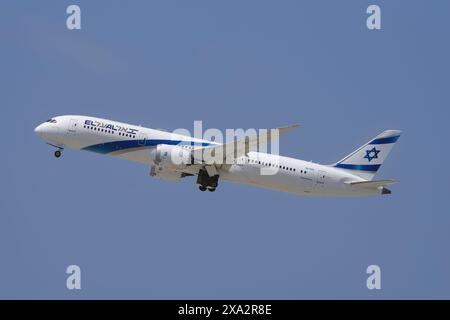 El Al Israel Airlines Boeing 787-9 „Beer Sheva“ mit der Registrierung 4X-EDH wird am LAX, Los Angeles International Airport, gezeigt. Stockfoto