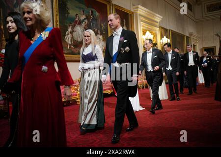 Aktenfoto vom 21. Januar 11/23: Der Prinz von Wales kommt zum Staatsbankett im Buckingham Palace, London, zum Staatsbesuch des südkoreanischen Präsidenten Yoon Suk Yeol und seiner Frau Kim Keon Hee in Großbritannien an. Ausgabedatum: Dienstag, 4. Juni 2024. Stockfoto