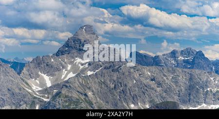 Panorama vom Koblat-Hoehenweg am Nebelhorn zum Hochvogel, 2592m, Allgäuer Alpen, Allgäuer, Bayern, Deutschland Stockfoto