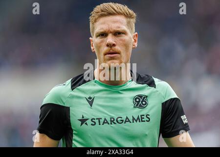 Hannover, Deutschland. Mai 2024. firo: 19.05.2024, Fußball, 2. Liga, 2. Bundesliga, Saison 2023/2024, Hannover 96 - Holstein Kiel Marcel Halstenberg (Hannover 96) Portrait, Credit: dpa/Alamy Live News Stockfoto