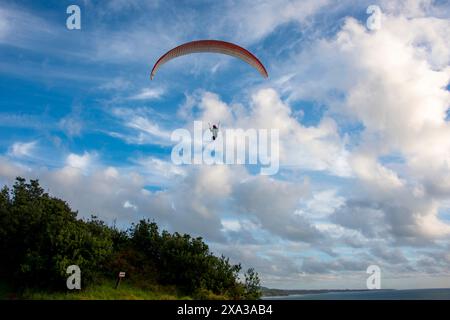 Gleitschirmfliegen in New Plymouth - Neuseeland Stockfoto