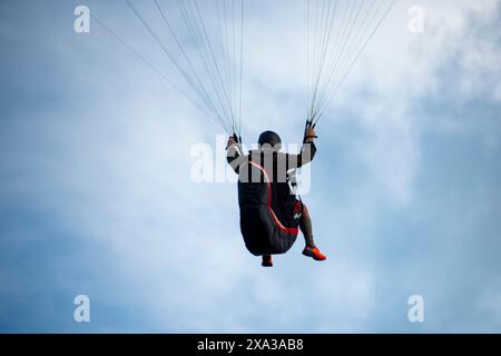 Gleitschirmfliegen in New Plymouth - Neuseeland Stockfoto