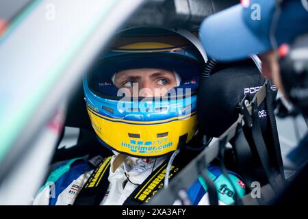 Nico Menzel (Falken Motorsports, Porsche 911 GT3 R 992, SP9, #44) in der Startaufstellung, Deutschland, 52. ADAC Ravenol 24h Nürnberg, 24 Stunden Rennen, 02.06.2024 Foto: Eibner-Pressefoto/Michael Memmler Stockfoto