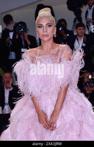 Venedig, Italien. Juni 2024. Dateifoto - Lady Gaga besucht A Star is Born Premiere im Rahmen des 75. Internationalen Filmfestivals Venedig (Mostra) am 30. August 2018 in Venedig, Italien. Lady Gaga hat Gerüchte ausgelöst, dass sie mit ihrem ersten Kind schwanger ist, nachdem sie an der Hochzeit ihrer Schwester in Maine am Wochenende teilgenommen hat. Foto: Aurore Marechal/ABACAPRESS. COM Credit: Abaca Press/Alamy Live News Stockfoto