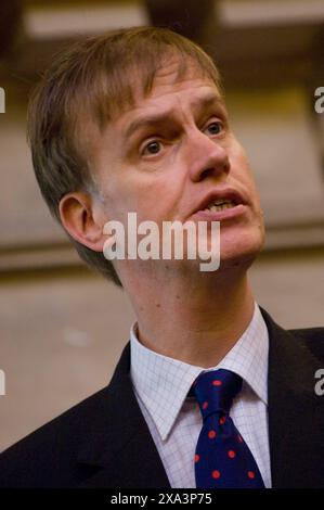 Debatte über die Reform des Sozialwesens im Glamorgan Building der Cardiff University, 26.06.08. Stephen Timms Abgeordneter, Staatsminister für Beschäftigung und Wohlfahrt, spricht. Stockfoto