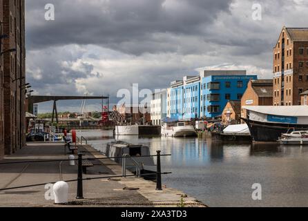 Restaurierte und umgebaute viktorianische Lagerhäuser in den Gloucester Docks, England Großbritannien Stockfoto