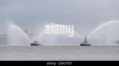 Die Namenszeremonie von Cunards neustem Linienschiff, Queen Anne, auf dem Fluss Mersey bei Liverpool. Stockfoto