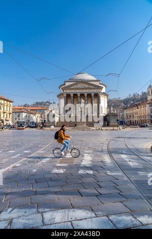 Turin, Italien - 28. März 2022: Die Kirche Gran Madre di Dio ist eine Kirche im neoklassizistischen Stil am Westufer des Po, gegenüber dem Po Stockfoto