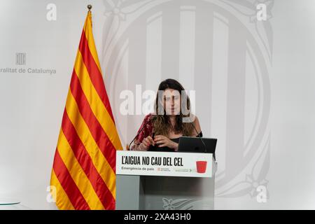 Barcelona, Spanien. Juni 2024. Pressekonferenz der Generalitat, die erste nach Genehmigung der Amnestie, auf der der Sprecher ankündigte, dass die Generalitat die Angeklagten unterstützen wird, denen Amnestie gewährt werden kann Rueda de prensa de la Generalitat, la primera después de la aprobación de la Amnist&#xed;a, Donde la portavoz anunció que la Generalitat dará apoyo a los encausados que puedan ser amnistiados IN THE PIC:patricia plaja News Politics -Barcelona, Spanien dienstag, 4. Juni 2024 (Foto: Eric Renom/LaPresse) Credit: LaPresse/Alamy Live News Stockfoto