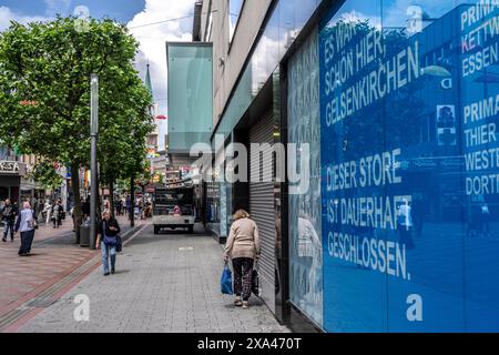 Die geschlossene Filiale der Primark-Kaufhauskette in Gelsenkirchen in der Bahnhofstraße, NRW, Deutschland, Stockfoto