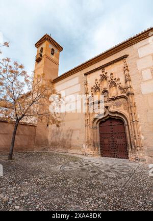 Monasterio Santa Isabel la Real im Viertel Albaicin oder Albayzin in Granada, Andalusien, Spanien. Stockfoto