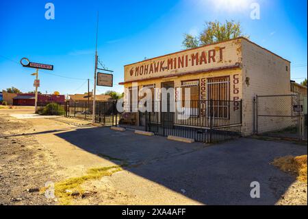 Verlassener Mohawk Mini Mart Store an der historischen Route 66 in Oro Grande, Kalifornien Stockfoto