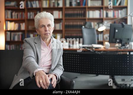 Berlin, Deutschland. Juni 2024. Marie-Agnes Strack-Zimmermann spricht in einem Interview mit Journalisten der Deutschen Presse-Agentur. Quelle: Kay Nietfeld/dpa/Alamy Live News Stockfoto