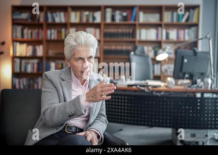 Berlin, Deutschland. Juni 2024. Marie-Agnes Strack-Zimmermann spricht in einem Interview mit Journalisten der Deutschen Presse-Agentur. Quelle: Kay Nietfeld/dpa/Alamy Live News Stockfoto