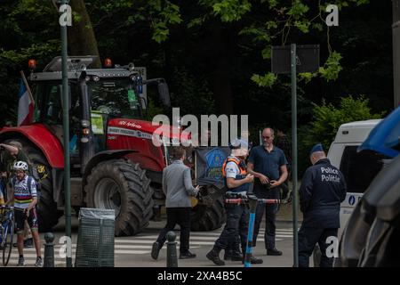 Brüssel, Belgien, 4. Juni 2024 Die Europäische Farmers Defense Force ist die Mutter aller Proteste gegen EU-Vorschriften im Atomium Stockfoto