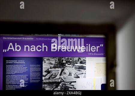 Impressum der Gedenkstätte beim Pressetermin zur Neueröffnung der Gedenkstätte Brauweiler des LVR im Rahmen des 1000-jährigen Jubiläums der Abtei Brauweiler im LVR-Kulturzentrum Abtei Brauweiler. Die Gedenkstätte dokumentiert die Ereignisse von 1933 bis 1945 in der ehemaligen Arbeitsanstalt und ist den Inhaftierten des Regimes während der Nazi-Zeit gewidmet. Brauweiler, 04.06.2024 NRW Deutschland *** Impressum der Gedenkstätte bei der Presseveranstaltung zur Wiedereröffnung der Brauweiler Gedenkstätte des LVR im Rahmen des 1000-jährigen Bestehens des Klosters Brauweiler im LVR Kulturzentrum Brauweiler A Stockfoto