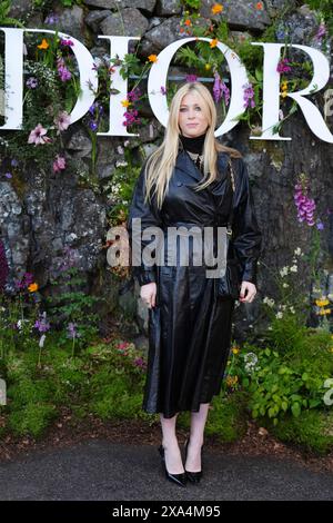 Clementine Poppy de Vere Drummond besucht die Dior Cruise 2025 Show in Drummond Castle, Perthshire. Bilddatum: Montag, 3. Juni 2024. Stockfoto