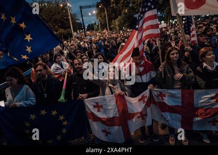 Adrien Vautier / Le Pictorium - Kundgebung gegen den ausländischen Einfluss - 24/05/2024 - Georgien (Europa) / Tiflis - bürgermarsch gegen das Gesetz über ausländischen Einfluss. Tiflis, 24. Mai 2024. Stockfoto