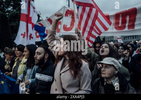 Adrien Vautier / Le Pictorium - Kundgebung gegen den ausländischen Einfluss - 24/05/2024 - Georgien (Europa) / Tiflis - bürgermarsch gegen das Gesetz über ausländischen Einfluss. Tiflis, 24. Mai 2024. Stockfoto