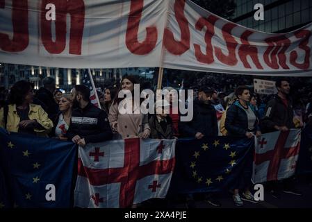 Adrien Vautier / Le Pictorium - Kundgebung gegen den ausländischen Einfluss - 24/05/2024 - Georgien (Europa) / Tiflis - bürgermarsch gegen das Gesetz über ausländischen Einfluss. Tiflis, 24. Mai 2024. Stockfoto