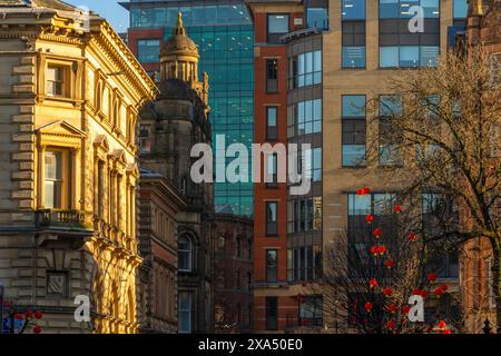 Blick auf viktorianische Architektur und zeitgenössische Architektur, Manchester, Lancashire, England, Großbritannien, Europa Copyright: FrankxFell 844-33001 Stockfoto