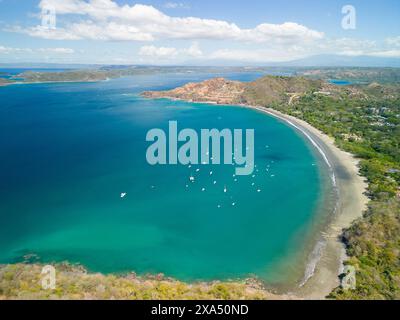 Eine Luftaufnahme von Hermosa Beach in Guanacaste, Costa Rica Stockfoto