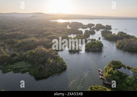 Bootstour im Nationalpark Nicaragua aus der Vogelperspektive Stockfoto