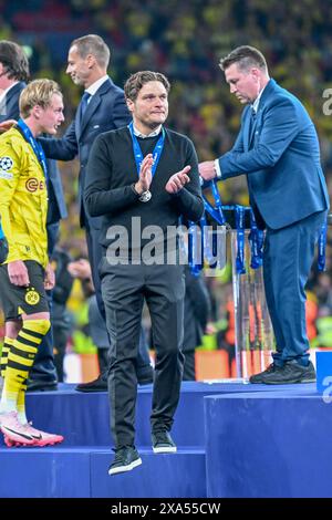 Cheftrainer Edin Terzic von Borussia Dortmund wurde nach dem UEFA Champions League-Finale 2024 zwischen Dortmund und Real Madrid im Wembley-Stadion gesehen. Endpunktzahl: Dortmund 0:2 Real Madrid. Stockfoto