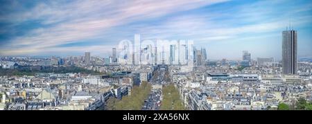Paris, wunderschöne Haussmann-Fassaden und -Dächer, Blick auf das Verteidigungsviertel, mit dem Montparnasse-Turm Stockfoto