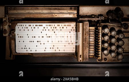 Nahaufnahme einer Vintage-Schreibmaschine mit Tastatur Stockfoto