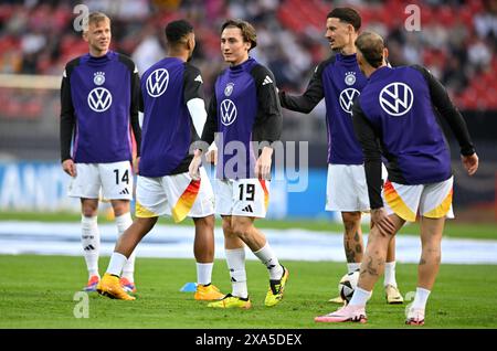 vor Spielbeginn: Aufwaermen Training Maximilian Beier GER (14) Benjamin Henrichs GER (20) Rocco Reitz (19) Robin Koch GER (24) David Raum GER (03) DFB Laenderspiel Deutschland GER vs Ukraine UKR Max-Morlock-Stadion Nürnberg 03.06.2024 DFL-VORSCHRIFTEN VERBIETEN JEDE VERWENDUNG VON FOTOGRAFIEN ALS BILDSEQUENZEN UND/ODER QUASI-VIDEO Stockfoto