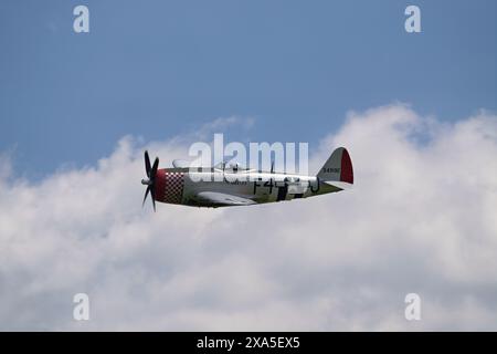 Republic P-47D Thunderbolt Nellie B wird auf der Military Air Show Shuttleworth Collection Old Warden im Juni 2024 gezeigt Stockfoto