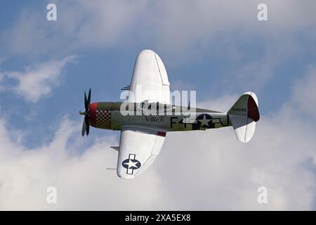 Republic P-47D Thunderbolt Nellie B wird auf der Military Air Show Shuttleworth Collection Old Warden im Juni 2024 gezeigt Stockfoto