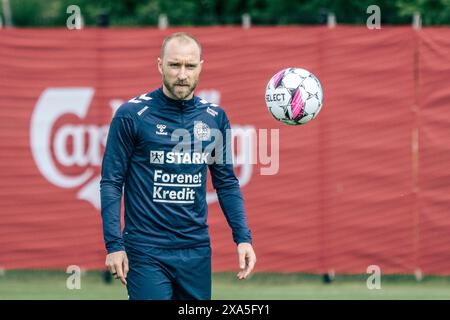 Elsinore, Dänemark. Juni 2024. Christian Eriksen während des Trainings mit der Fußballnationalmannschaft in Helsingoer am Dienstag, 4. Juni 2024. Dänemark spielt in der Gruppe C beim EM 2024-Finale. (Foto: Thomas Traasdahl/Scanpix 2024) Credit: Ritzau/Alamy Live News Stockfoto