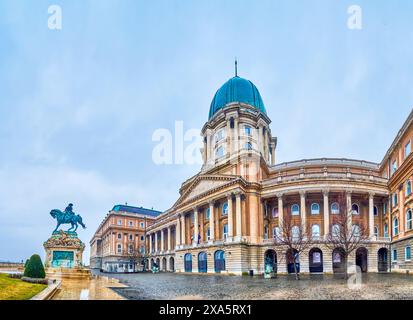 Panorama der Burg Buda und der Reiterstatue des Prinzen Eugen von Savoyen, Budapest, Ungarn Stockfoto