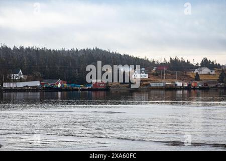 Häuser am Strand in Louisbourg, Nova Scotia, Kanada Stockfoto