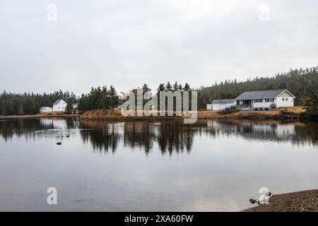 Häuser am Strand in Louisbourg, Nova Scotia, Kanada Stockfoto