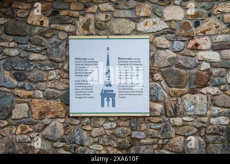 Willkommen zum Schild „Festung von Louisbourg National Historic Site“ im Besucherzentrum in Nova Scotia, Kanada Stockfoto