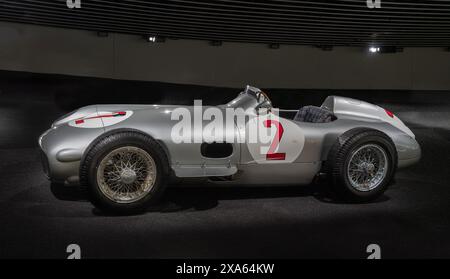 Mercedes-Benz 2,5-l-Rennwagen W 196 R. (1955). Mercedes Benz Museum, Mercedes-Benz World in Stuttgart, Baden-Württemberg, Deutschland, Europa Stockfoto