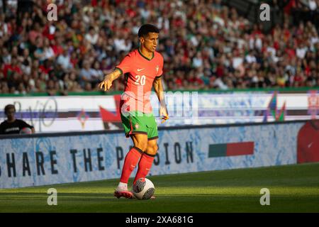 Lissabon, Portugal. Juni 2024. Juni 2024. Lissabon, Portugal. Joao Cancelo (20), der portugiesische und Barcelona-Verteidiger, in Aktion während des internationalen Freundschaftsspiels, Portugal gegen Finnland Credit: Alexandre de Sousa/Alamy Live News Stockfoto