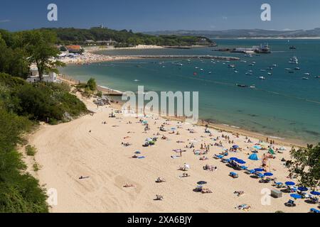 Santander, Spanien - 20. August 2022: Strand der Gefahren in Santader, Spanien. Stockfoto